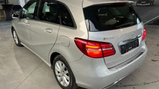 Financování Hatchback MERCEDES B 180 2017