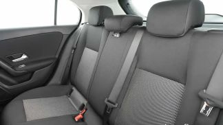 Lízing Hatchback MERCEDES A 200 2021