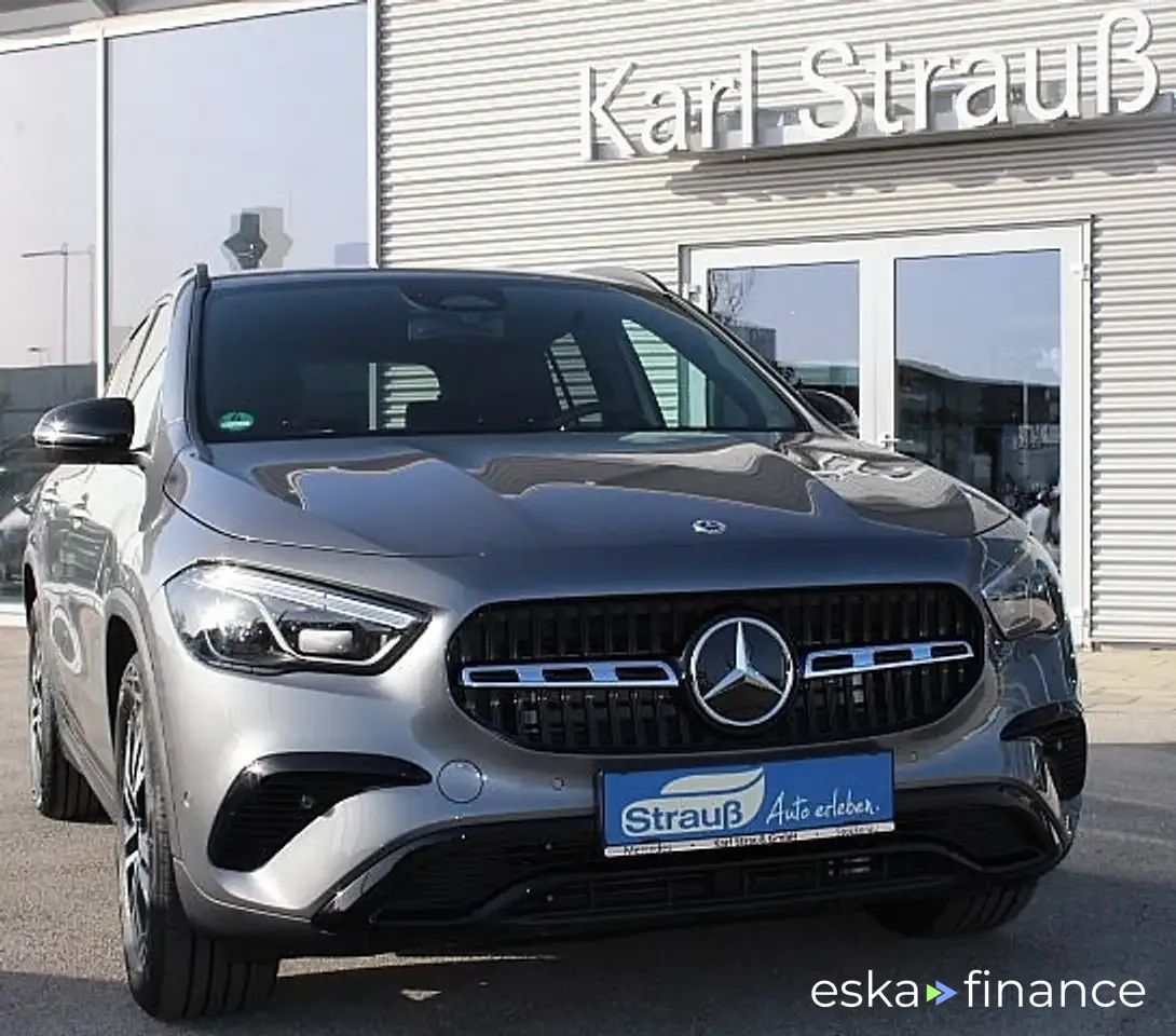 Leasing SUV MERCEDES GLA 180 2024