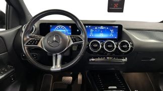 Lízing Hatchback MERCEDES B 180 2023