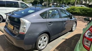 Lízing Sedan Toyota Prius 2010