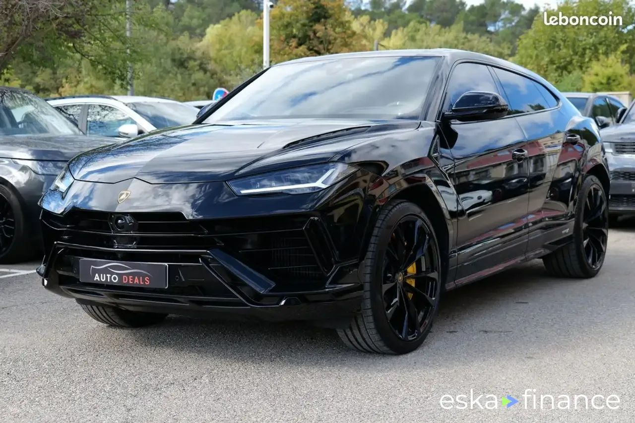 Lízing SUV Lamborghini Urus 2023