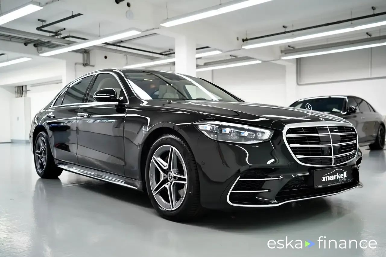 Lízing Sedan MERCEDES S 580 2023