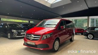 Lízing Hatchback MERCEDES V 250 2023