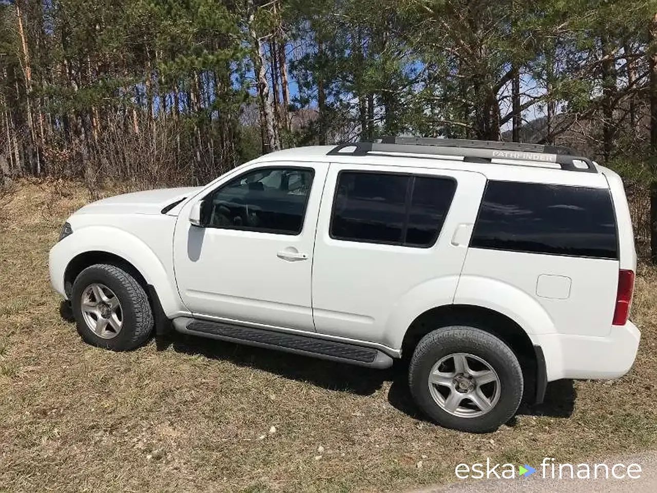 Leasing SUV Nissan Pathfinder 2010