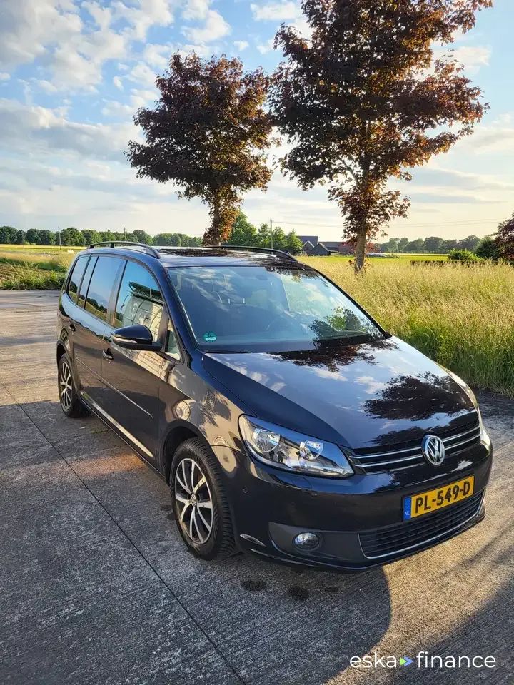 Lízing Hatchback Volkswagen Touran 2010