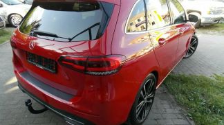 Hatchback MERCEDES B 180 2019