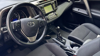 SUV Toyota RAV4 2015