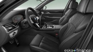 Lízing Sedan BMW 740 2021