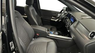 Lízing Hatchback MERCEDES B 180 2023