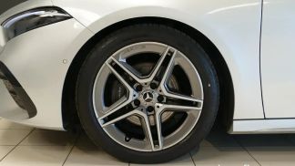 Lízing Hatchback MERCEDES A 180 2023