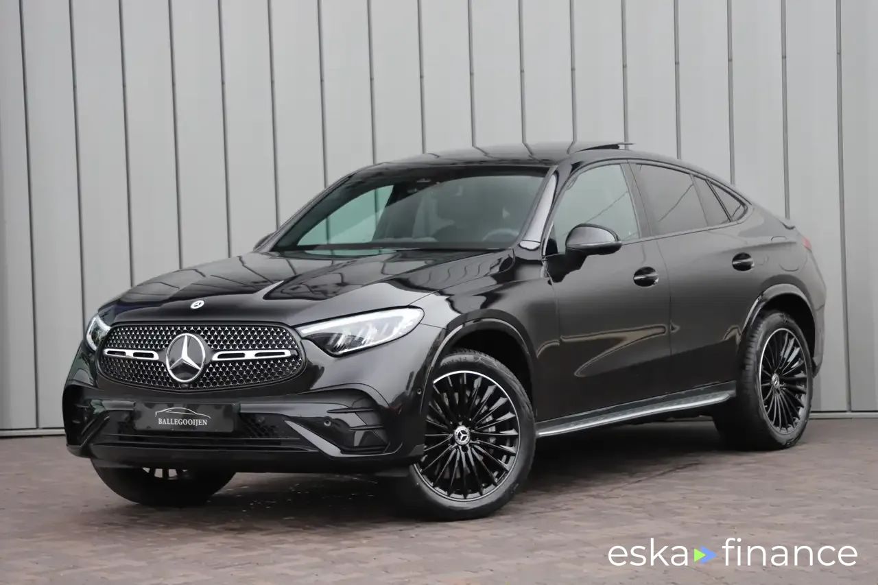 Lízing Kupé MERCEDES GLC 300 2024