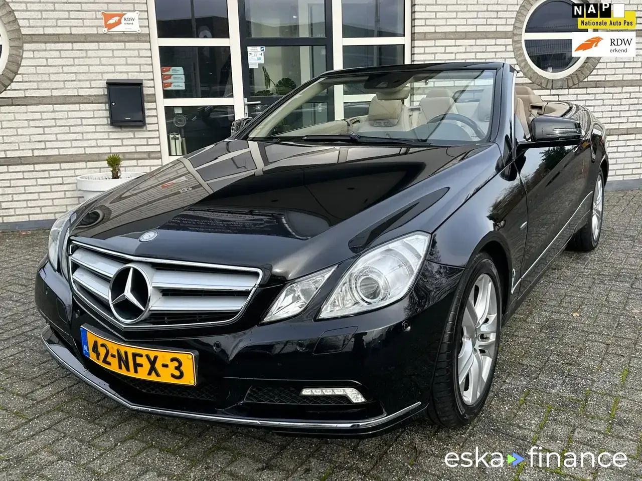 Leasing Convertible MERCEDES E 200 2010