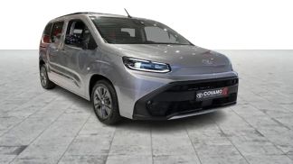 Lízing Hatchback Toyota Verso 2025