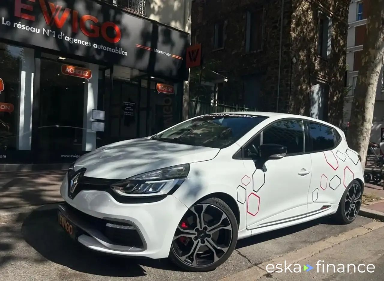 Sedan Renault Clio 2015