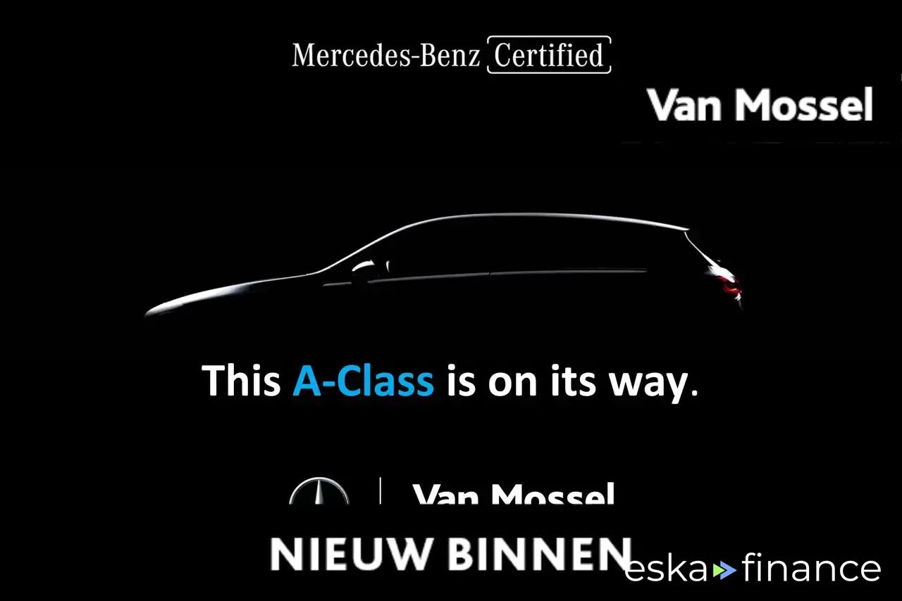 Lízing Hatchback MERCEDES A 220 2019