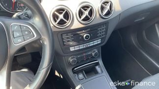 Lízing Hatchback MERCEDES B 180 2018
