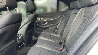Lízing Sedan MERCEDES E 300 2021