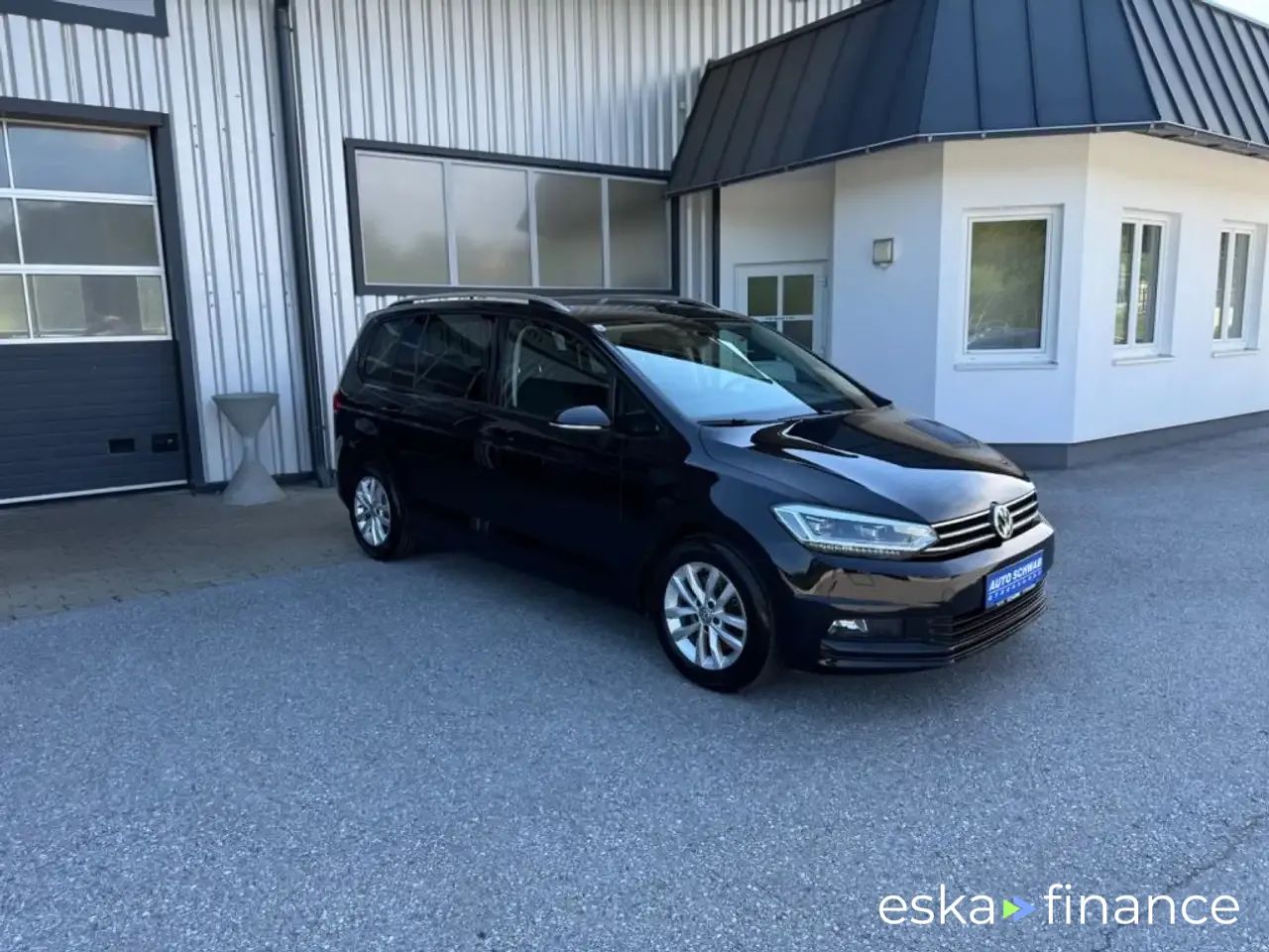 Lízing Hatchback Volkswagen Touran 2017