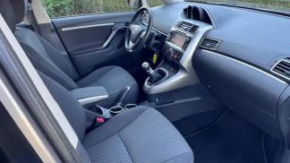 Lízing Hatchback Toyota Verso 2015