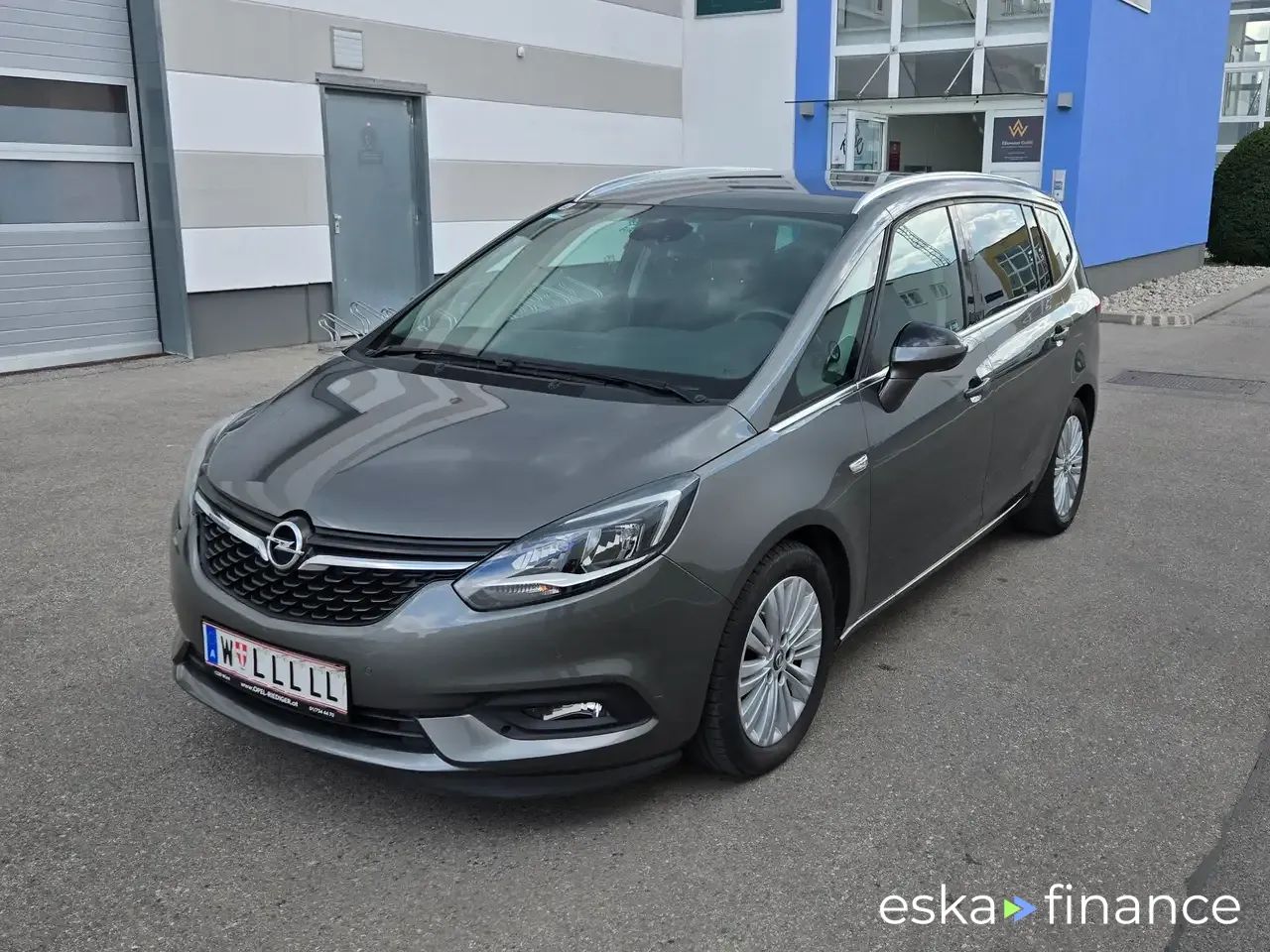 Lízing Hatchback Opel Zafira 2017
