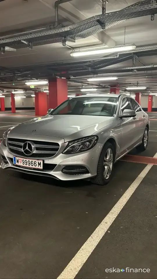 Lízing Sedan MERCEDES C 220 2014