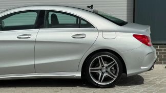 Lízing Sedan MERCEDES CLA 180 2016