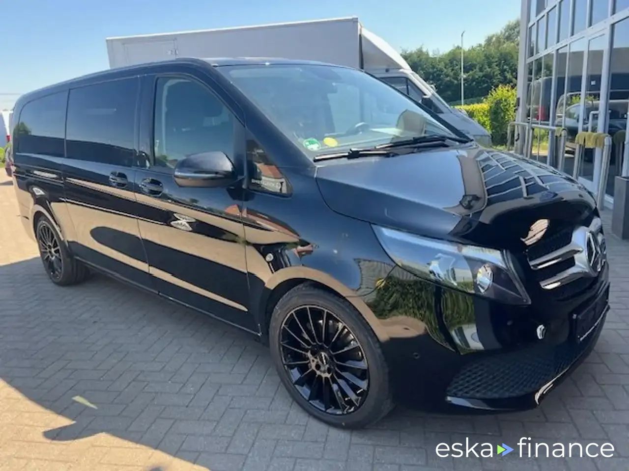 Lízing Hatchback MERCEDES V 220 2023