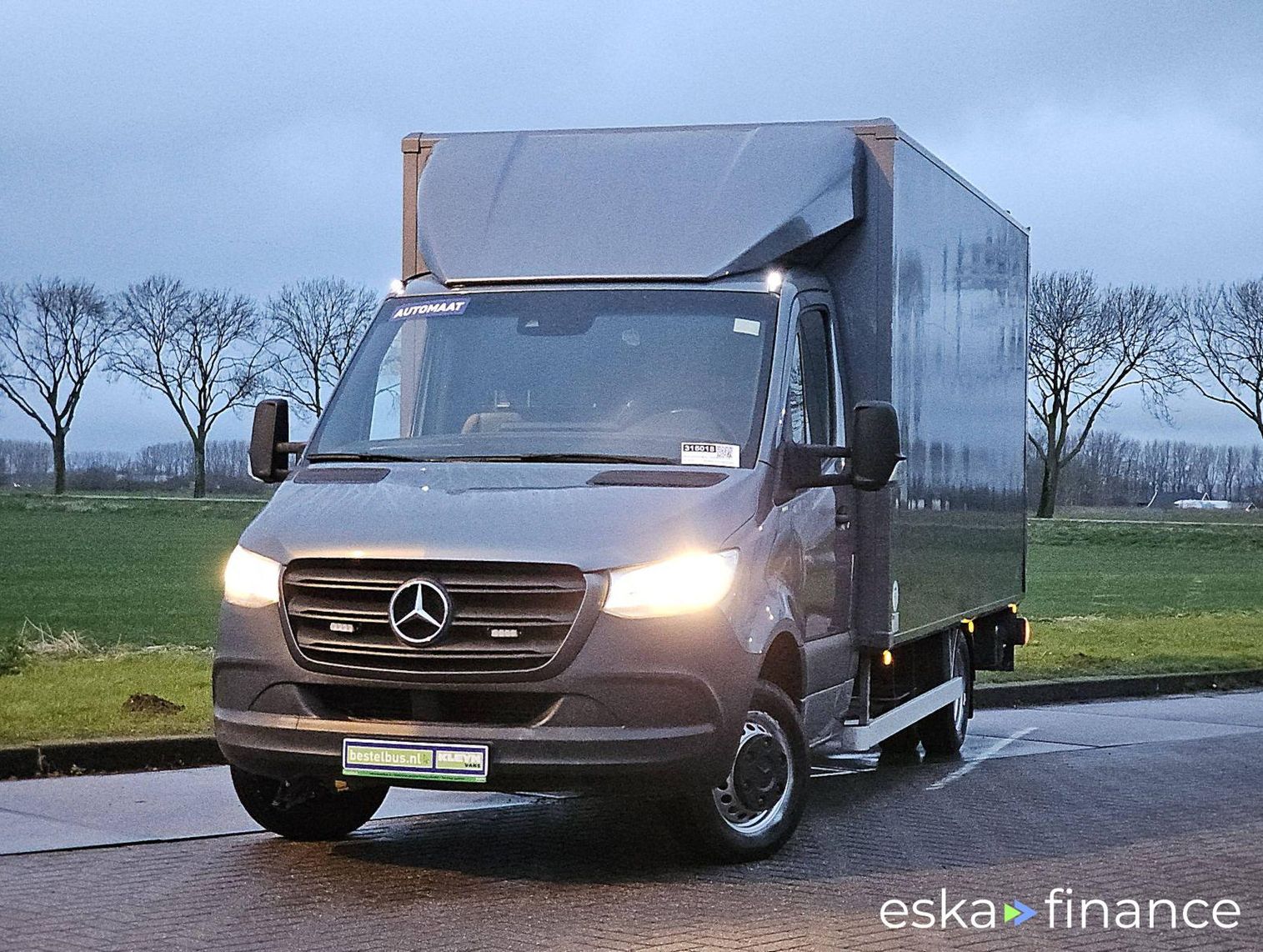 Leasing Closed Box Mercedes-Benz SPRINTER 516 2019