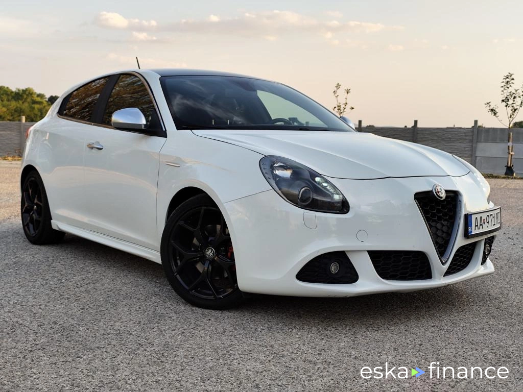 Leasing Hatchback Alfa Romeo Giulietta 2011