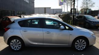 Lízing Hatchback Opel Astra 2011