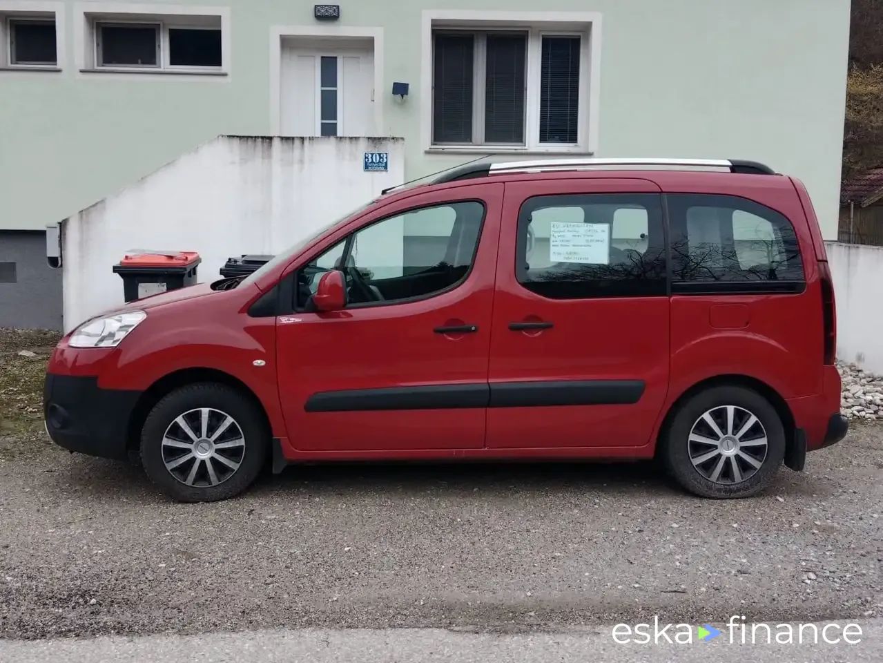 Lízing Hatchback Peugeot Partner 2015