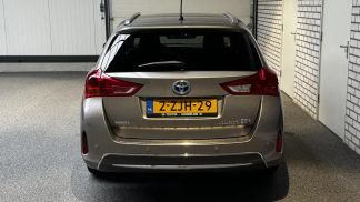 Wagon Toyota Auris 2015