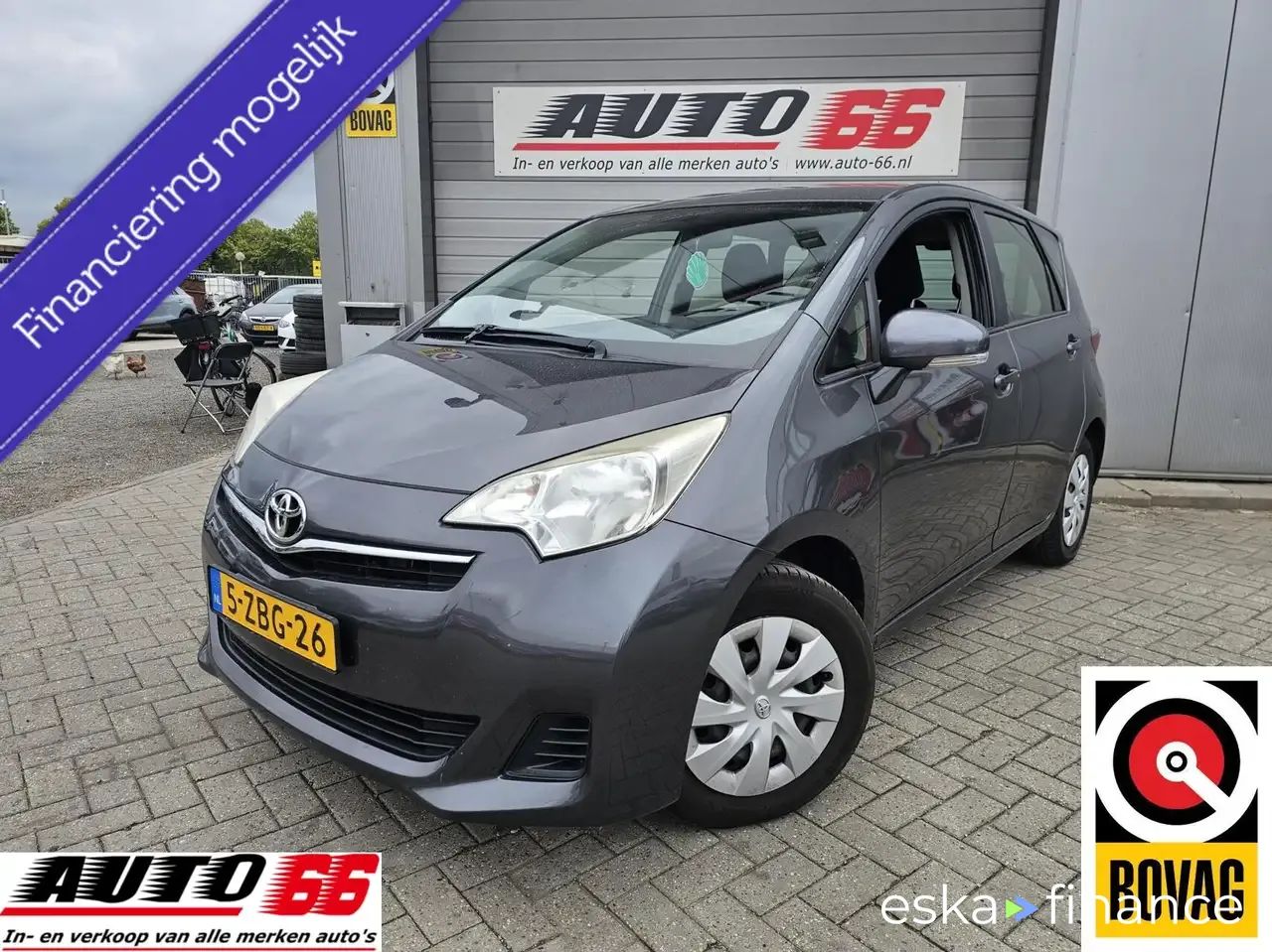 Lízing Hatchback Toyota Verso-S 2013