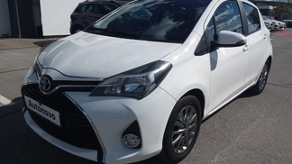 Lízing Hatchback Toyota Yaris 2016