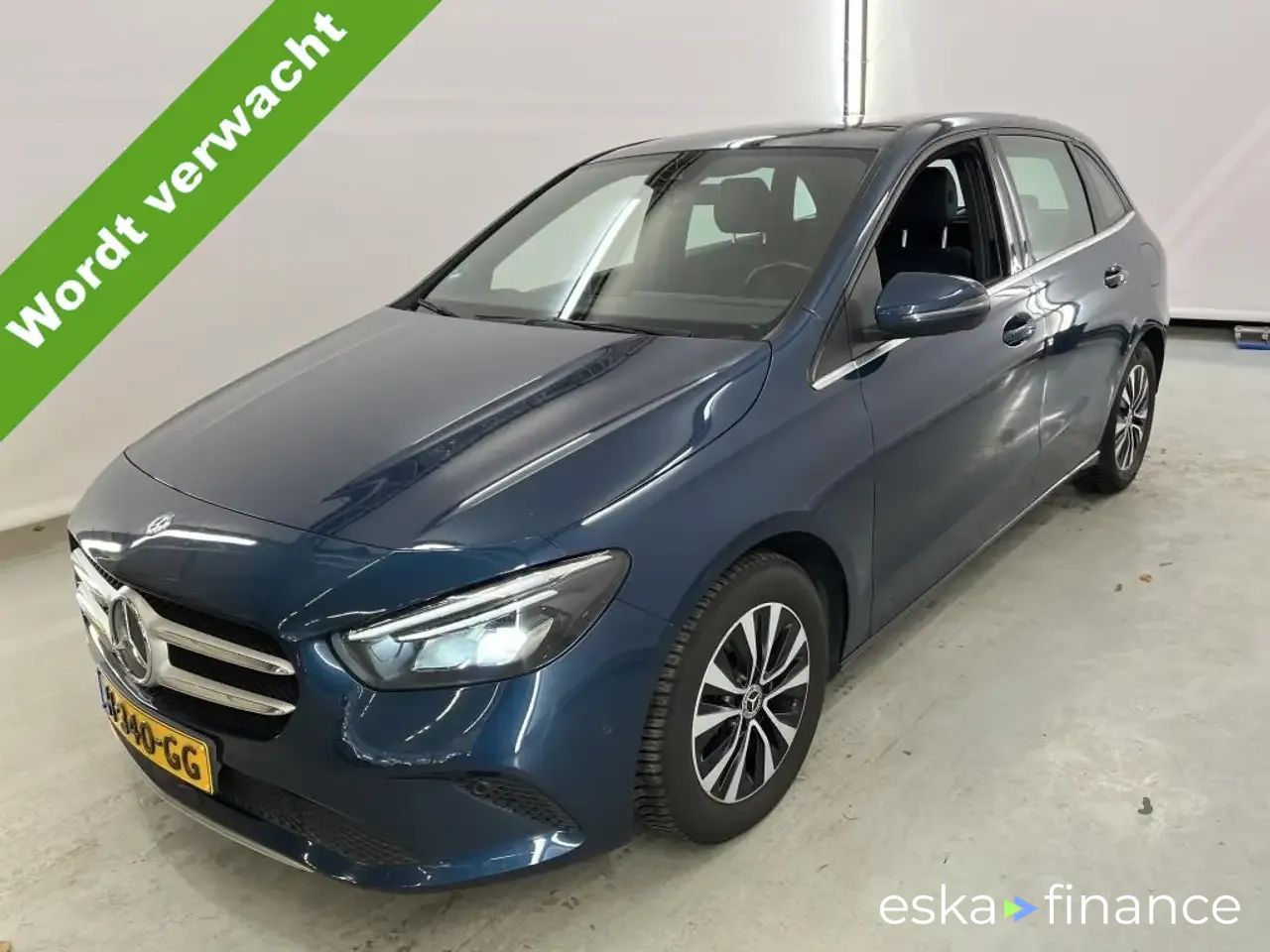 Lízing Hatchback MERCEDES B 200 2020
