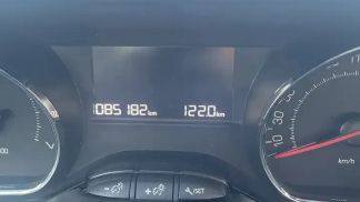 Lízing Sedan Peugeot 208 2015