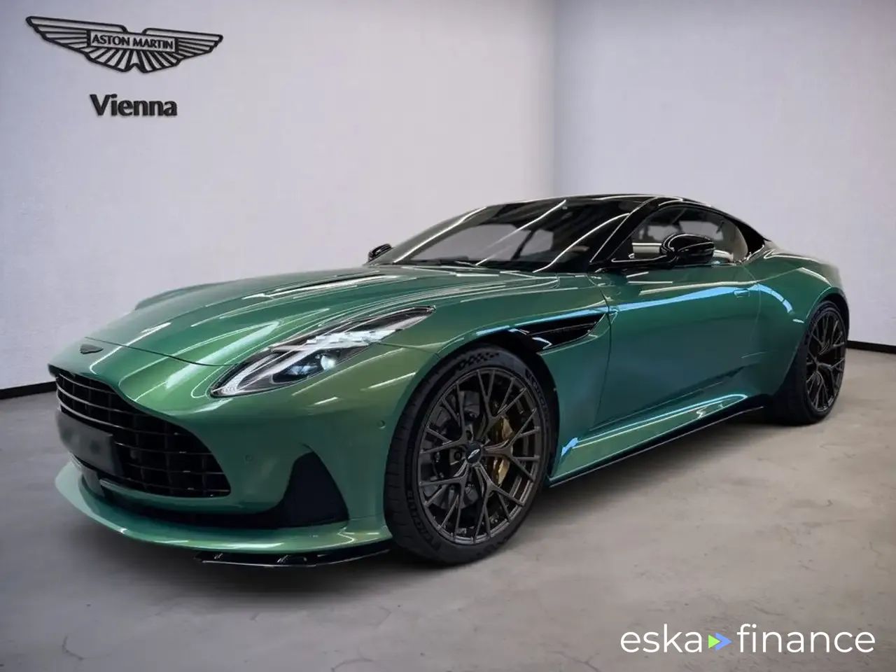 Leasing Convertible Aston Martin DB12 2023