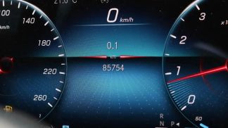 Lízing Sedan MERCEDES CLA 180 2019