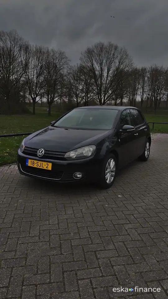 Lízing Sedan Volkswagen Golf 2012