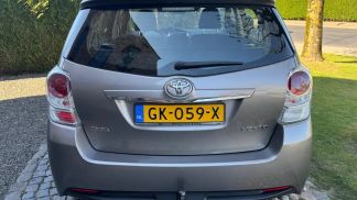 Lízing Hatchback Toyota Verso 2015