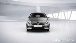 Lízing Hatchback MERCEDES B 180 2018