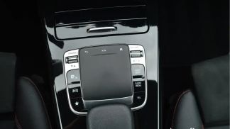 Leasing Sedan MERCEDES A 200 2019