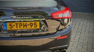 Lízing Sedan Maserati Ghibli 2014