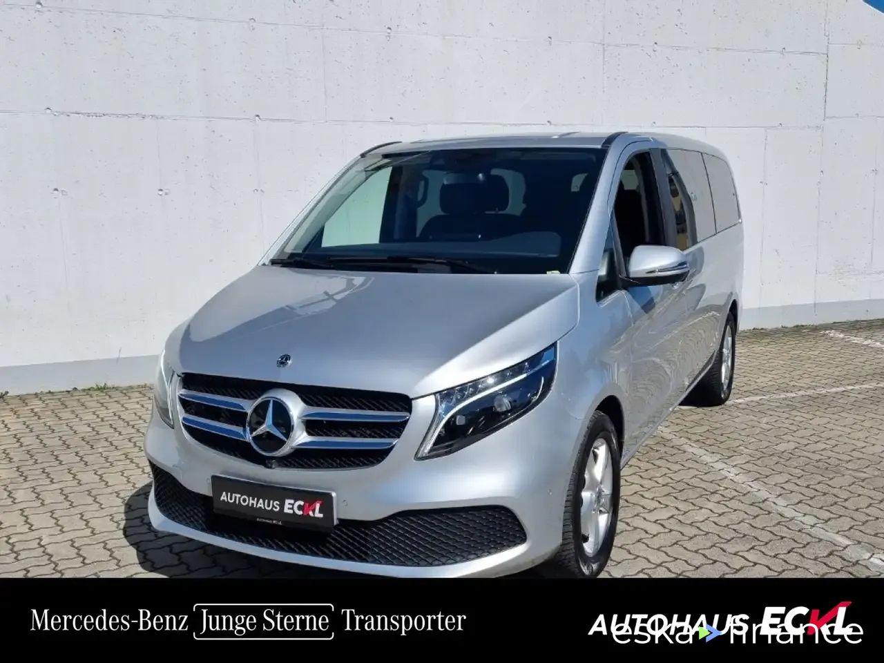 Financování Hatchback MERCEDES V 220 2023