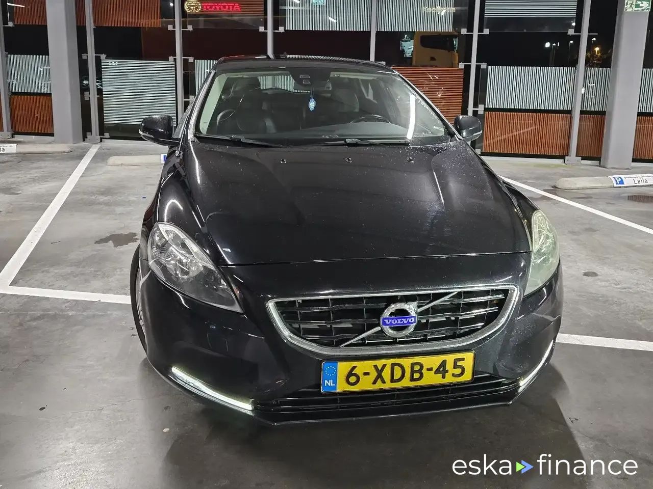 Leasing Hatchback Volvo V40 2014