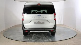 Lízing Hatchback Ford Tourneo Courier 2026