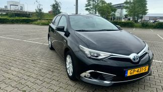 Lízing Hatchback Toyota Auris 2015