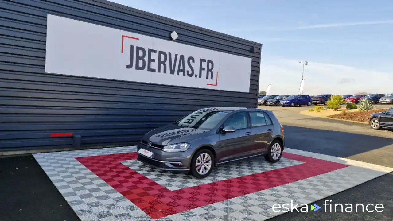 Financování Sedan Volkswagen Golf 2019