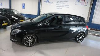 Lízing Hatchback MERCEDES B 220 2013